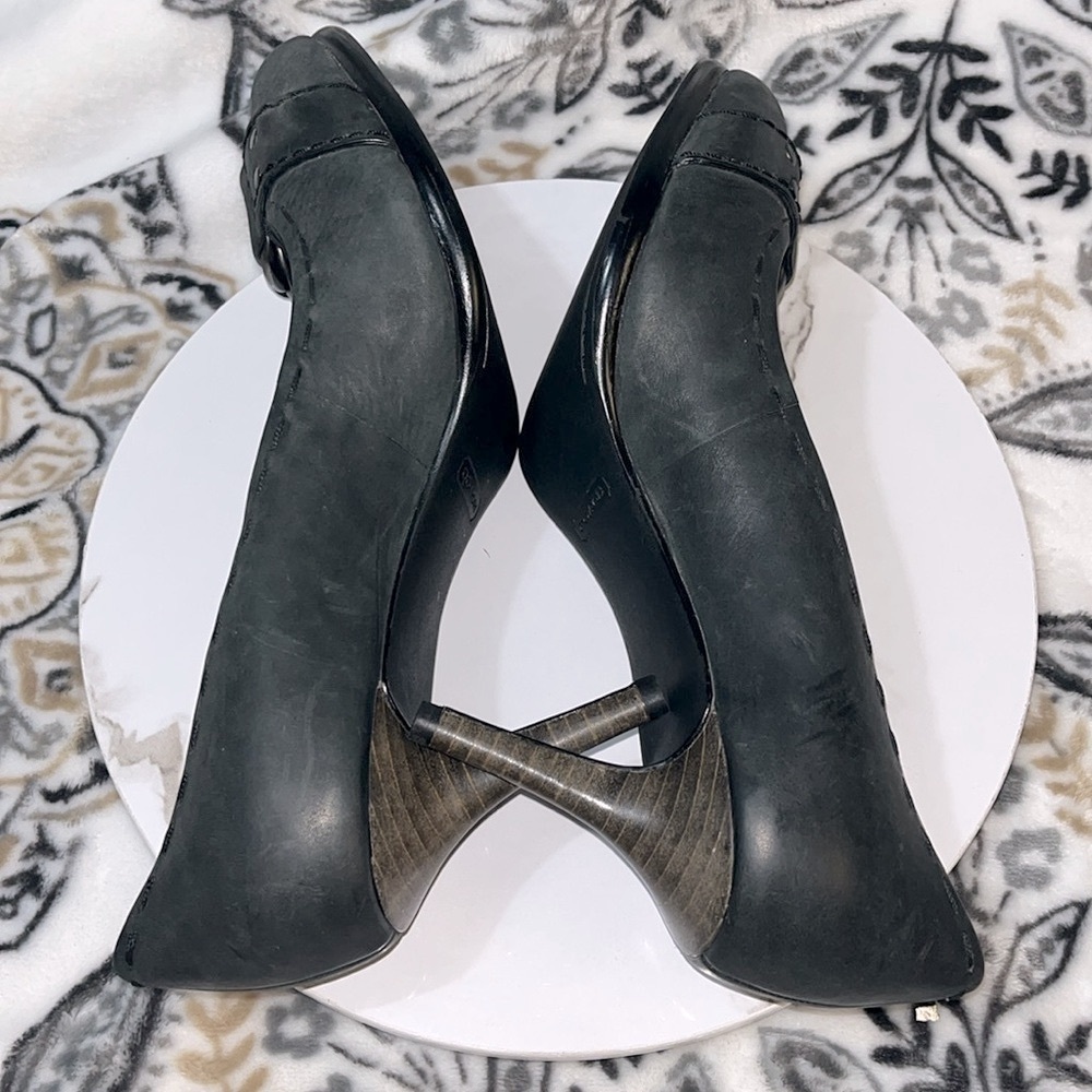 Coach Dinah Black Gray Leather Pumps Heels Buckle WhipStitch Women’s Size 8 B - Picture 14 of 14